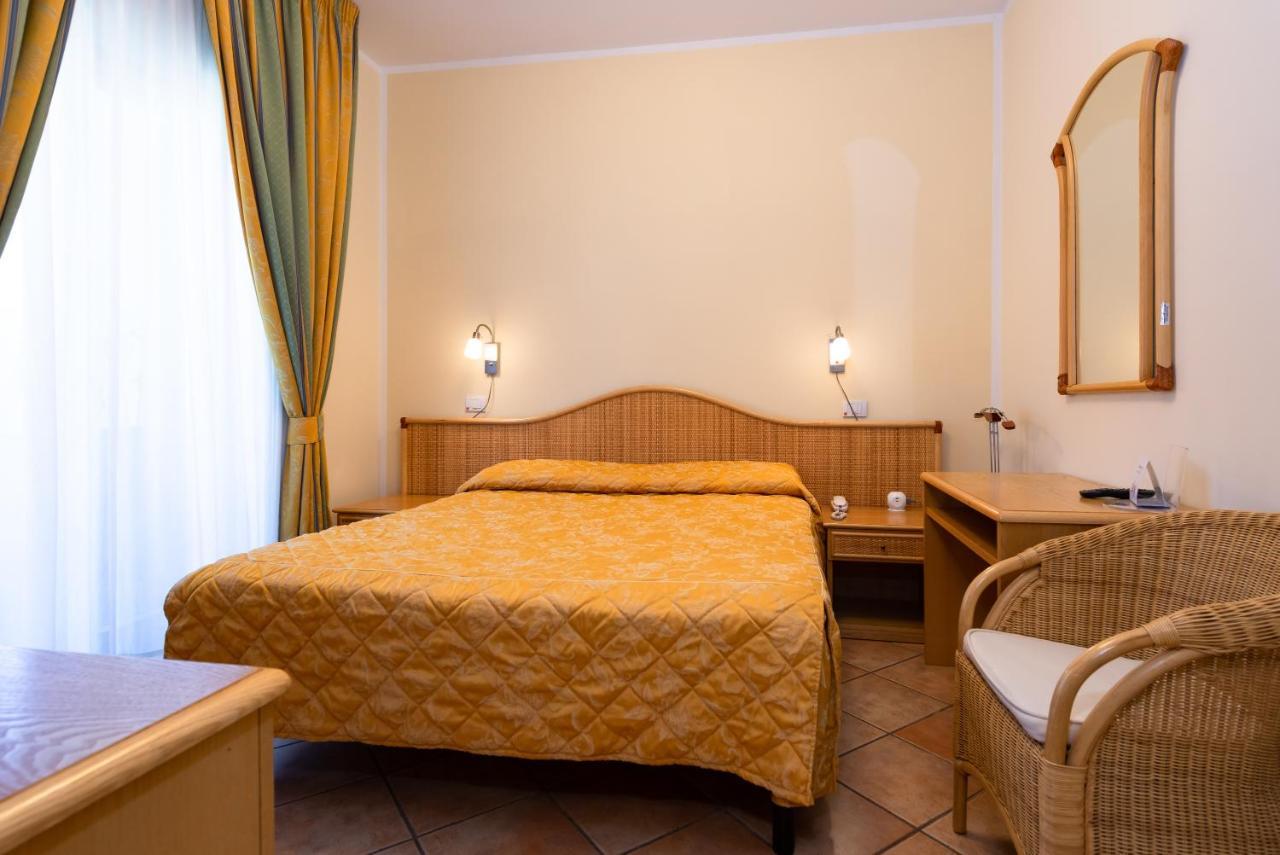 Hotel Il Ceppo Agropoli Exterior foto